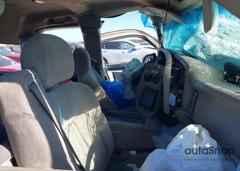 2001 Chevrolet Silverado 1500 Ls z USA, uszkodzony, nr VIN 2GCEC19V111220092